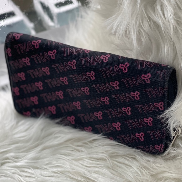 Aritzia (TNA) Pink & Black Wallet - Picture 2 of 2